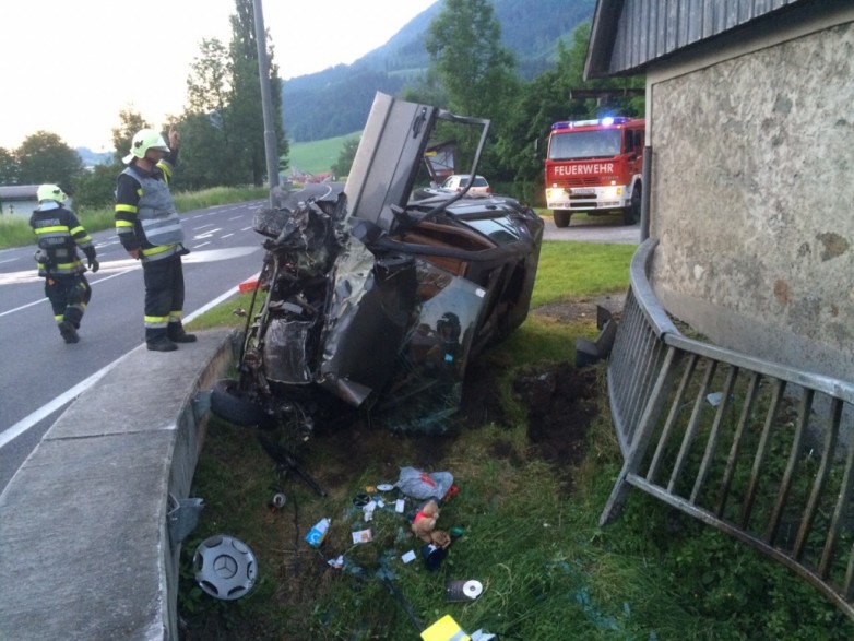 Verkehrsunfall Einfahrt Oppenberg am 7.6.2015